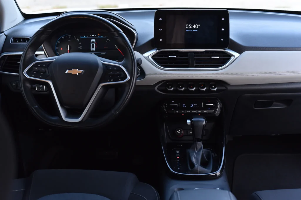 Audi Q5 hire Dubai offering premium comfort and smooth driving