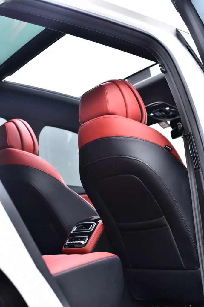 Exeed RX rental Dubai ideal for sightseeing and comfortable travel