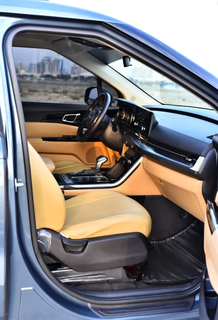 Kia Carnival Car Rental Dubai – Premium MPV with Style