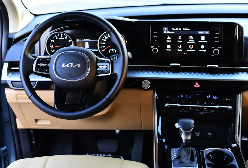 Hire Kia Carnival in Dubai for affordable and comfortable family rides